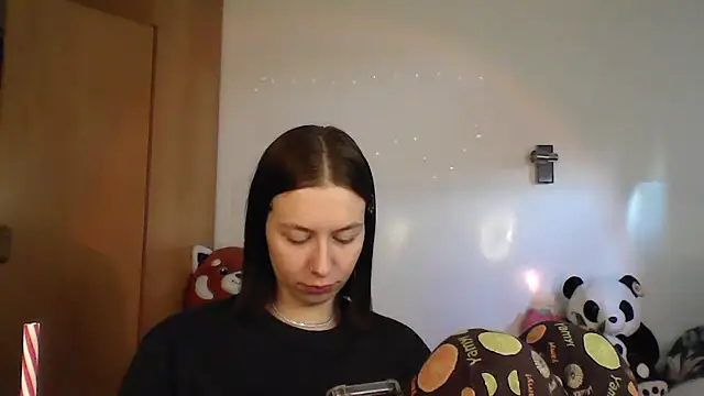 JuicyErika online show from April 23, 2026, 5:48 pm