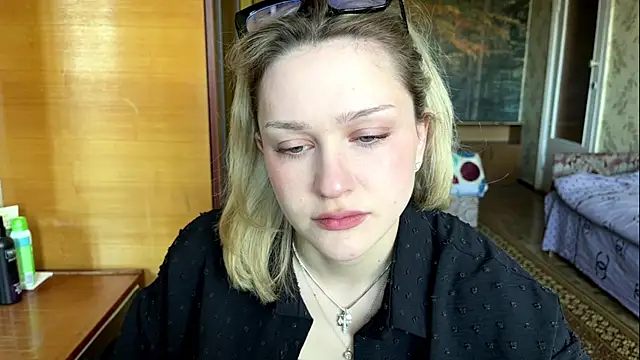 Snapshot of AlisiaStreitmatter chatting on May 5, 2026, 11:07 am AlisiaStreitmatter online show from May 5, 2026, 11:07 am