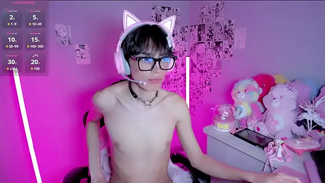 Snapshot of Sakura_Kitty_ chatting on July 10, 2026, 5:23 am Sakura Kitty online show from July 10, 2026, 5:23 am
