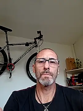 tarko  online show from April 21, 2026, 8:12 pm