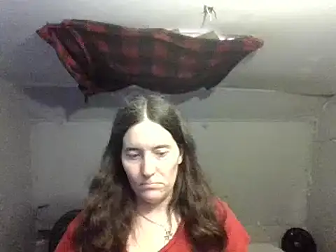 Snapshot of Mini83 chatting on June 6, 2026, 5:17 pm Mini83 online show from June 6, 2026, 5:17 pm