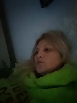 Divineblond online show from February 13, 2026, 5:53 pm