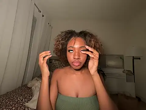 ebonydolled online show from June 10, 2026, 1:50 am