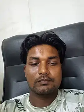 Snapshot of Gujju_here chatting on August 5, 2026, 5:32 am Gujju here online show from August 5, 2026, 5:32 am