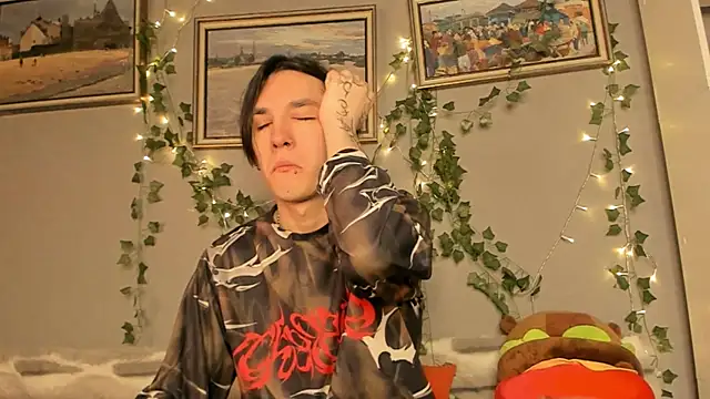 Snapshot of SolarFringe chatting on May 13, 2026, 4:54 am SolarFringe online show from May 13, 2026, 4:54 am