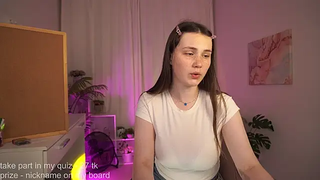 Snapshot of BettyMarlowe chatting on July 5, 2026, 5:14 am BettyMarlowe online show from July 5, 2026, 5:14 am