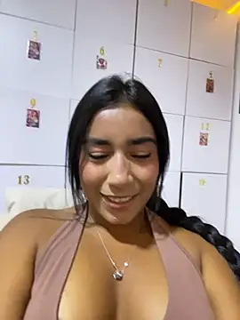 Snapshot of SaryJonex chatting on May 9, 2026, 1:05 pm SaryJonex online show from May 9, 2026, 1:05 pm