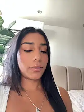 SaryJonex online show from July 15, 2026, 2:33 pm