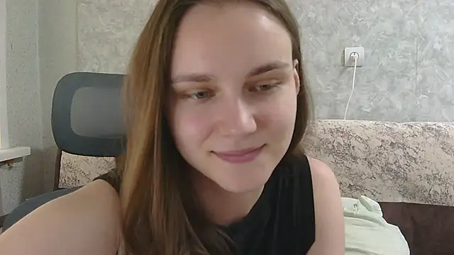 Snapshot of DolcezzaCream chatting on June 19, 2026, 4:22 pm DolcezzaCream online show from June 19, 2026, 4:22 pm