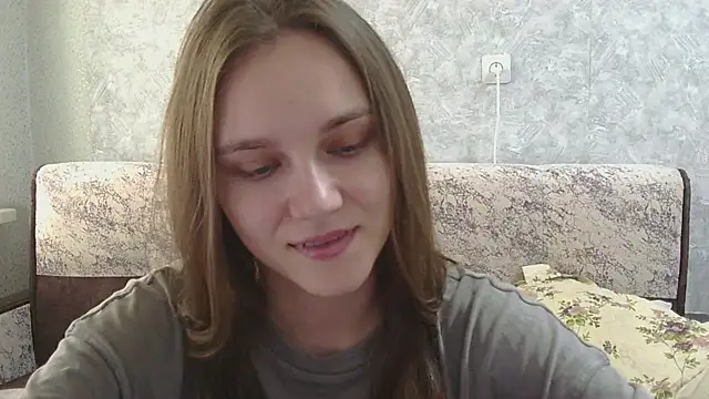 Snapshot of DolcezzaCream chatting on July 24, 2026, 12:25 pm DolcezzaCream online show from July 24, 2026, 12:25 pm