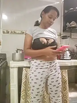 Snapshot of Stefany_03_ chatting on June 28, 2026, 1:22 am Stefany 03 online show from June 28, 2026, 1:22 am