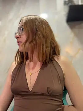 Zoegreco online show from April 23, 2026, 11:07 pm