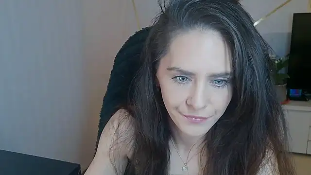 Snapshot of khalessi13 chatting on May 1, 2026, 10:25 pm khalessi13 online show from May 1, 2026, 10:25 pm