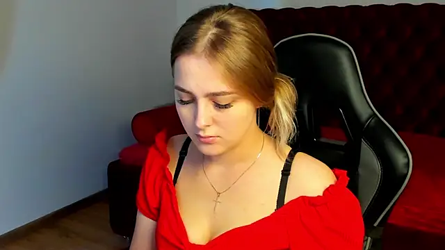 EllaBells online show from May 28, 2026, 5:05 am