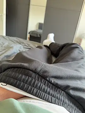 kuki513 online show from April 23, 2026, 12:51 pm