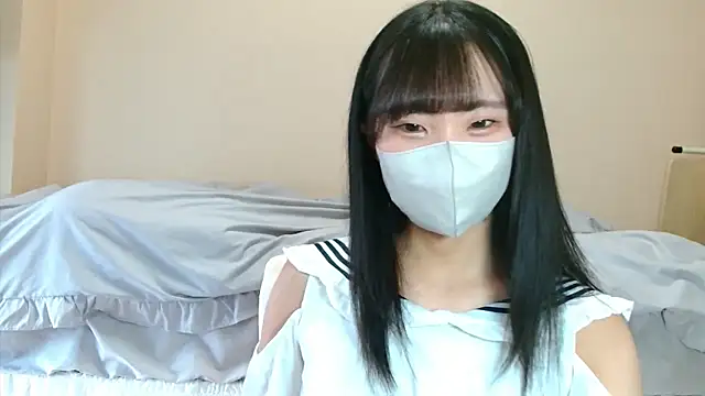 Momo 00122 online show from June 11, 2026, 5:27 am