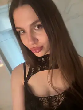 Maya033q online show from June 19, 2026, 2:54 pm