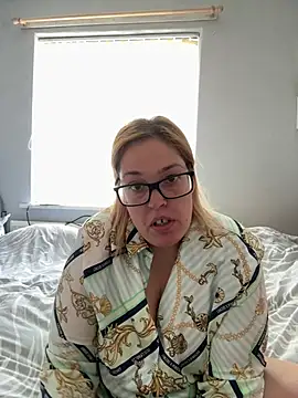 Snapshot of SecretRavenXO chatting on May 21, 2026, 11:39 am SecretRavenXO online show from May 21, 2026, 11:39 am