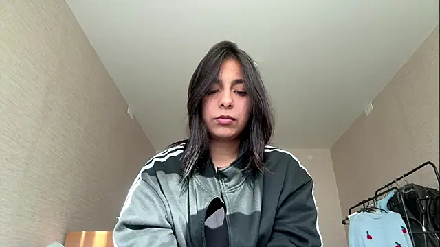 NikiBrunsvold online show from April 24, 2026, 2:41 pm