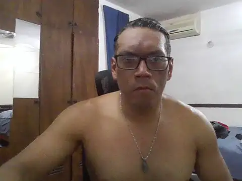 Snapshot of bvllnox chatting on July 13, 2026, 4:21 pm bvllnox online show from July 13, 2026, 4:21 pm