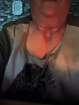 Snapshot of KICIA10 chatting on May 19, 2026, 7:20 pm KICIA10 online show from May 19, 2026, 7:20 pm