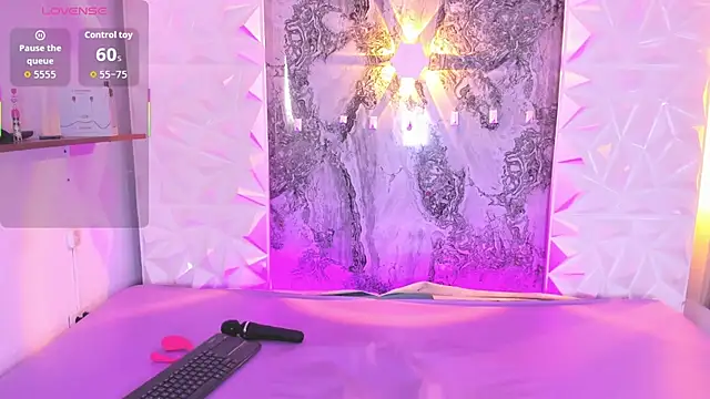 Playful Violet online show from June 6, 2026, 1:38 pm
