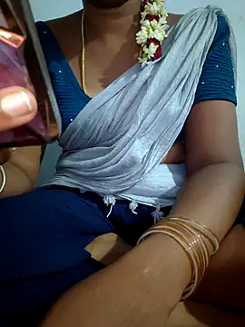 Snapshot of Tamil_Hot_HoneyBee chatting on June 18, 2026, 6:35 am Tamil Hot HoneyBee online show from June 18, 2026, 6:35 am