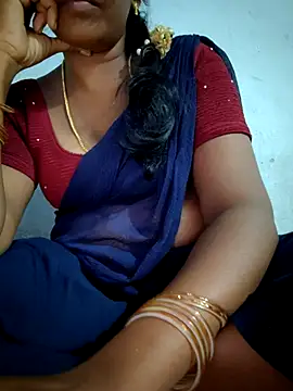 Snapshot of Tamil_Hot_HoneyBee chatting on June 20, 2026, 5:49 pm Tamil Hot HoneyBee online show from June 20, 2026, 5:49 pm