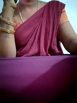 Snapshot of Tamil_Hot_HoneyBee chatting on June 24, 2026, 9:41 am Tamil Hot HoneyBee online show from June 24, 2026, 9:41 am