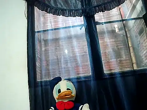 Chiquilove27 online show from June 25, 2026, 8:24 pm