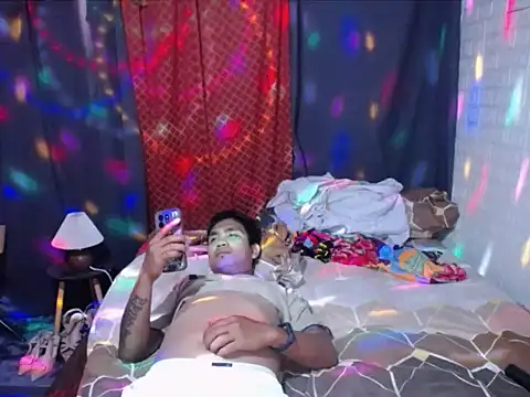 FleeCruz online show from April 25, 2026, 4:37 am