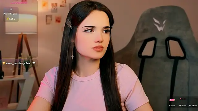 serenenov online show from June 21, 2026, 7:38 pm
