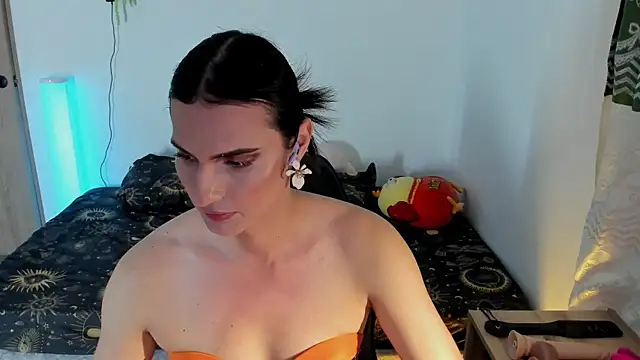 Snapshot of _shantallskinny_ chatting on May 6, 2026, 5:57 am shantallskinny online show from May 6, 2026, 5:57 am