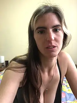 justef09 online show from June 12, 2026, 5:45 pm