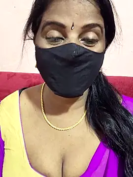 Snapshot of Sunitha-tamilponu chatting on May 12, 2026, 5:10 pm Sunitha-tamilponu online show from May 12, 2026, 5:10 pm