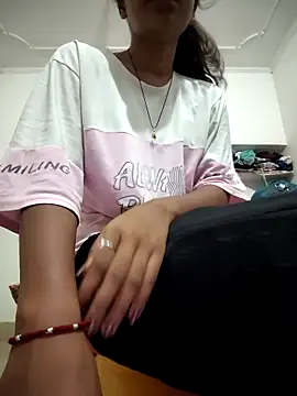 Snapshot of ESHA-LOVE chatting on May 5, 2026, 11:02 pm ESHA-LOVE online show from May 5, 2026, 11:02 pm