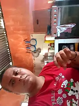 kimlizz12 online show from April 26, 2026, 3:42 pm