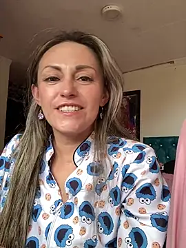 Snapshot of Angel_Nova_ chatting on July 21, 2026, 8:33 pm Angel Nova online show from July 21, 2026, 8:33 pm