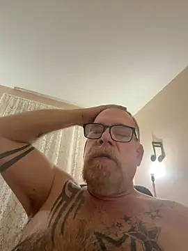 Snapshot of Caesar_Baxter chatting on April 26, 2026, 12:41 am Caesar Baxter online show from April 26, 2026, 12:41 am