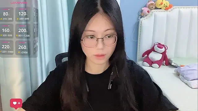 Snapshot of Luna-666 chatting on May 10, 2026, 4:01 pm Luna-666 online show from May 10, 2026, 4:01 pm
