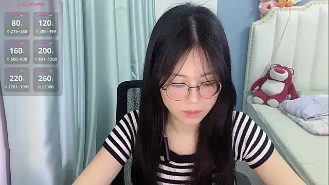 Snapshot of Luna-666 chatting on May 15, 2026, 11:17 am Luna-666 online show from May 15, 2026, 11:17 am