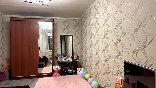 MollyWow online show from April 29, 2026, 5:30 pm