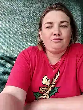 Snapshot of MiyaOlliver chatting on June 14, 2026, 4:31 pm MiyaOlliver online show from June 14, 2026, 4:31 pm