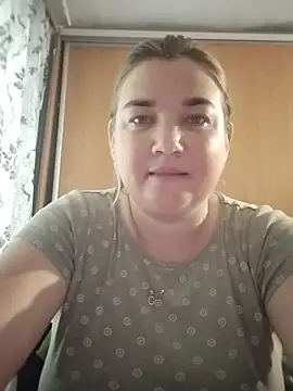 MiyaOlliver online show from July 3, 2026, 9:37 am