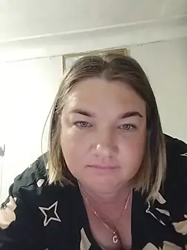 MiyaOlliver online show from July 26, 2026, 6:32 am
