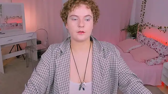 Snapshot of MelittaStorrie chatting on May 30, 2026, 6:32 am MelittaStorrie online show from May 30, 2026, 6:32 am