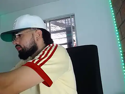 Snapshot of camilorestrepo77 chatting on May 26, 2026, 2:24 pm camilorestrepo77 online show from May 26, 2026, 2:24 pm