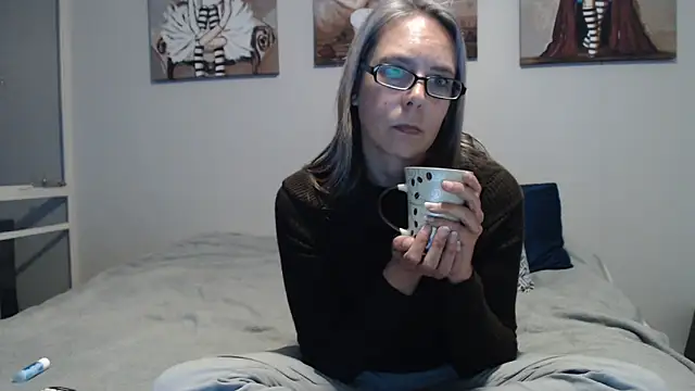 Snapshot of blondiesin50 chatting on June 21, 2026, 4:48 am blondiesin50 online show from June 21, 2026, 4:48 am
