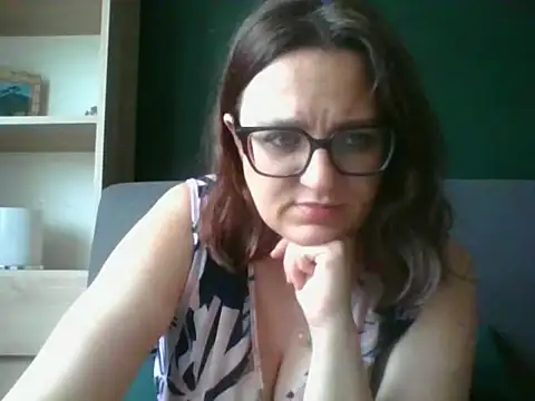 Snapshot of sensual_paris chatting on June 10, 2026, 5:28 am sensual paris online show from June 10, 2026, 5:28 am