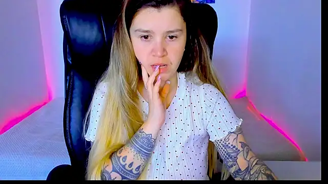 Snapshot of Natali_Secret chatting on May 9, 2026, 7:46 am Natali Secret online show from May 9, 2026, 7:46 am